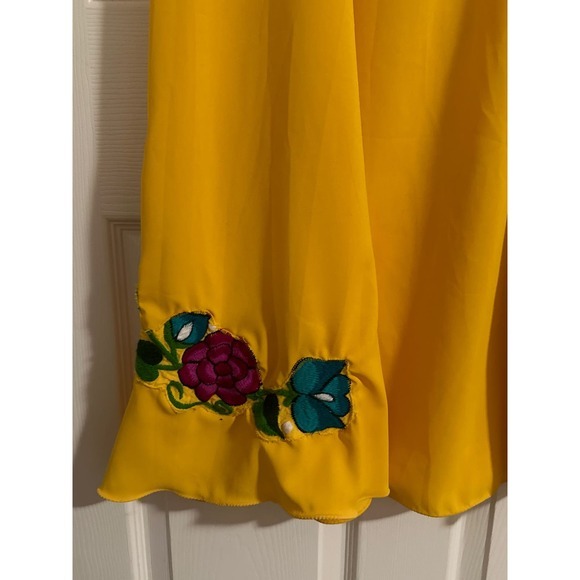 Embroidered floral long yellow skirt size small - Picture 5 of 8